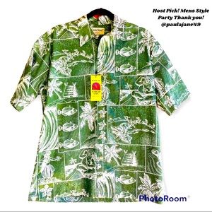 Christmas Themed Green Aloha Shirt Made in Hawaii Santa on the Beach